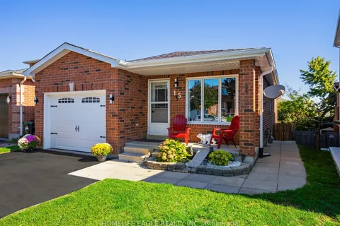 15 Brown Wood Drive, ON L4M 6N4