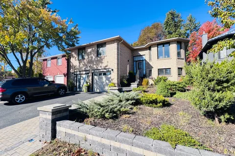 274 Edgehill Drive, ON L4N 7W9