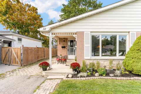 32 Burbank Place, ON L4M 2S8