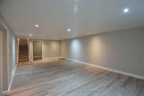 5 BROCK Crescent, ON L9Y 4A4