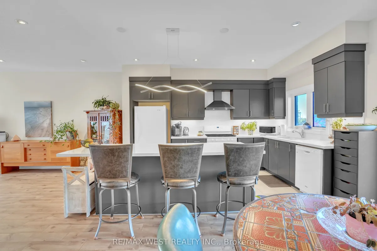 22 Bianca Crescent, ON L9Z 0H7