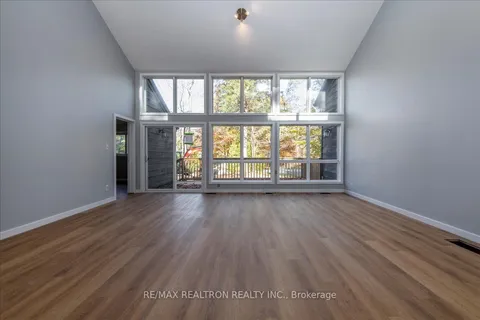 901 17th Concession West Road, ON L9M 0J2