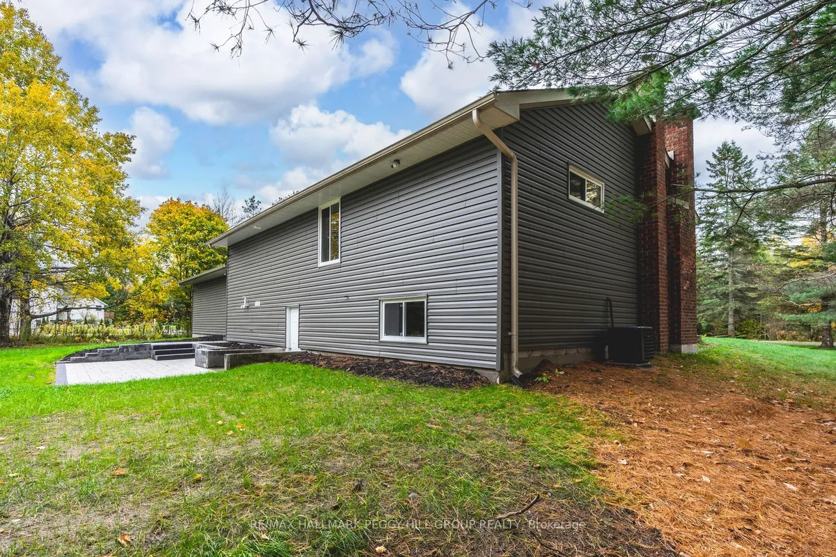 16 Hillview Crescent, ON L9X 1N4