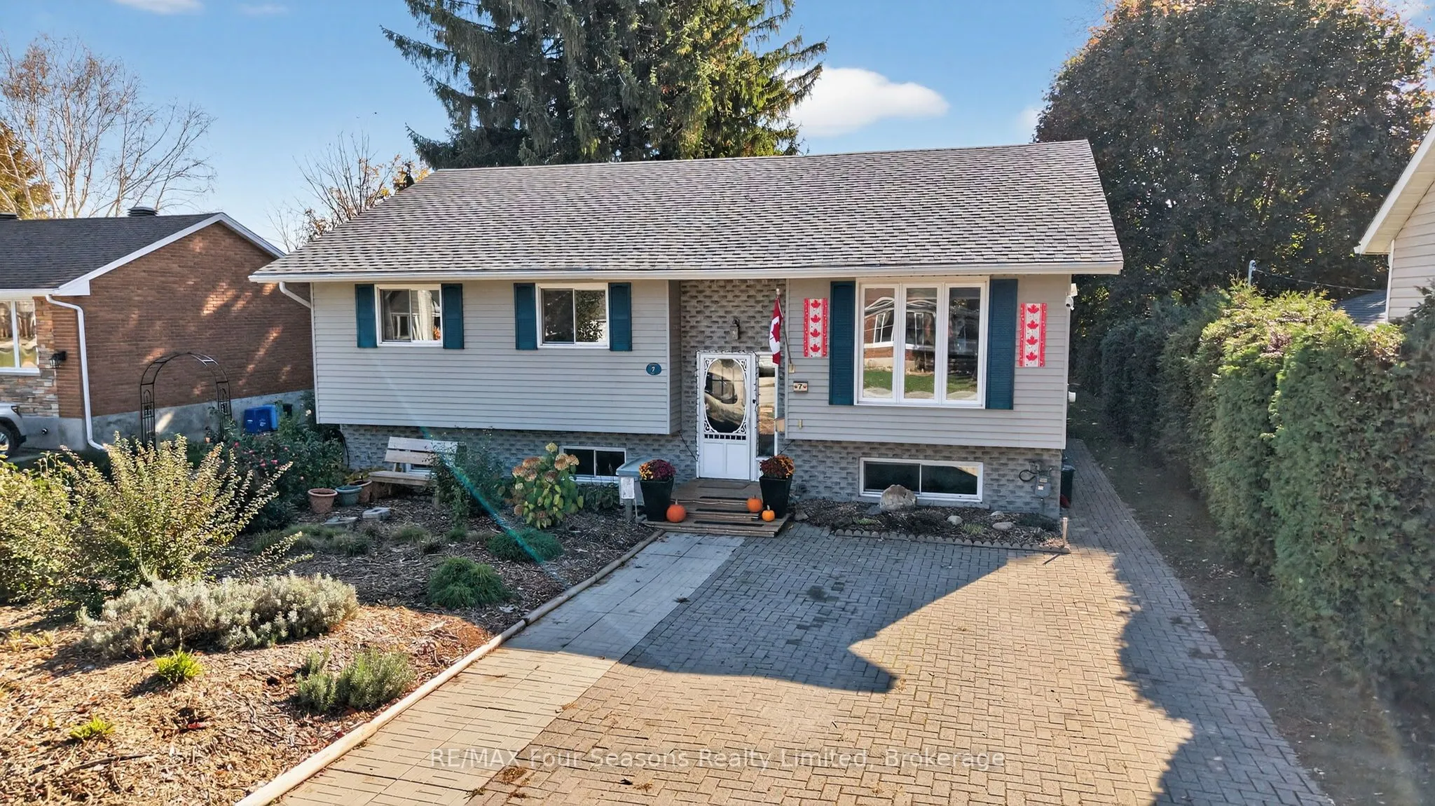 7 Batteaux Road, ON L0M 1P0