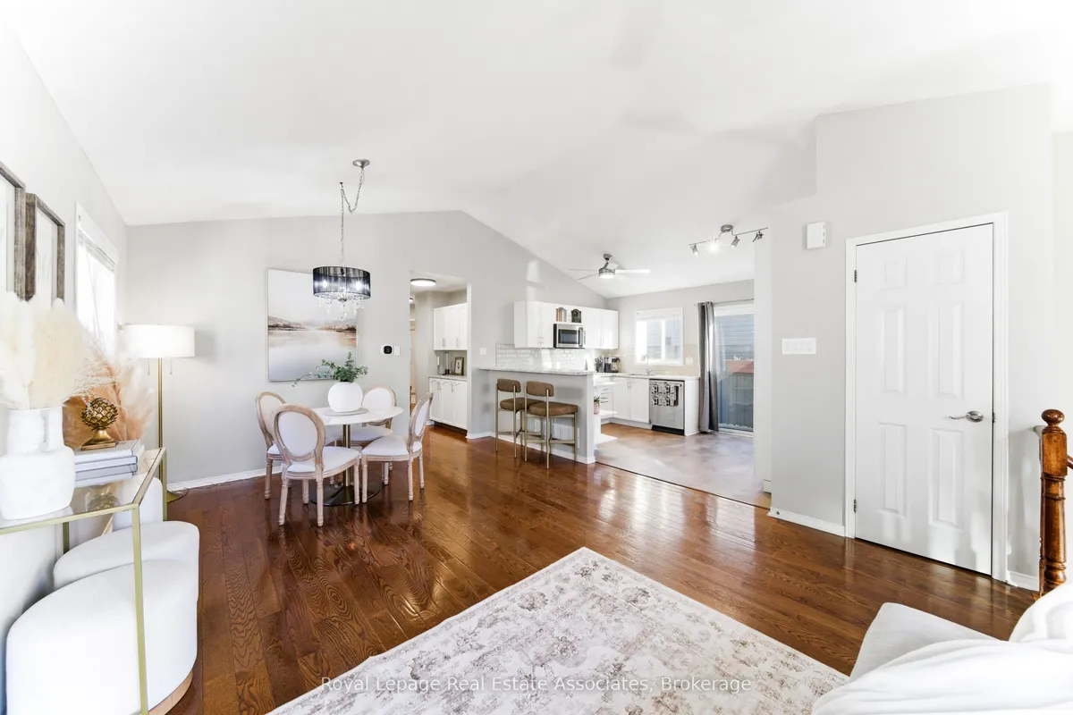 118 Copeman Crescent, ON L4N 8B3