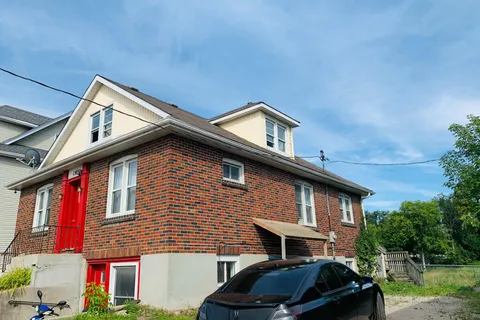 156 Dunlop Street, ON L4N 1B2