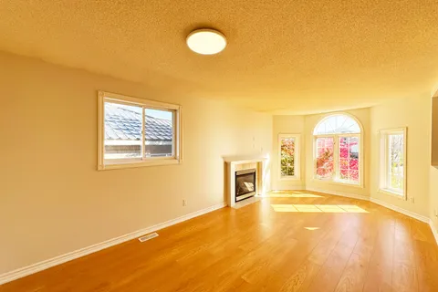 18 Forest Dale Drive, ON L4M 6M7