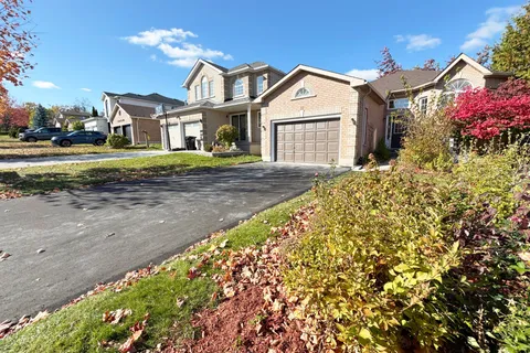 18 Forest Dale Drive, ON L4M 6M7
