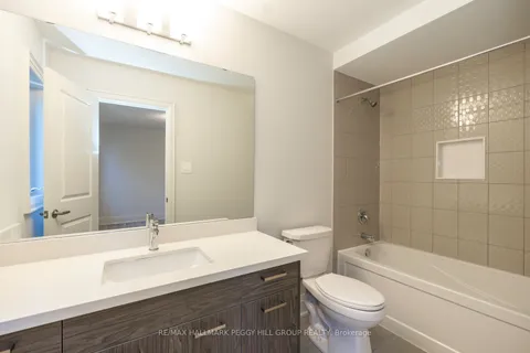 176 Durham Avenue, ON L9J 0Z4