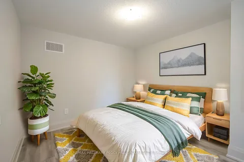 176 Durham Avenue, ON L9J 0Z4