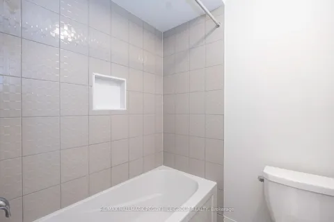 176 Durham Avenue, ON L9J 0Z4