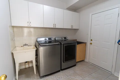 6 Silvercreek Crescent, ON L4N 0Z8