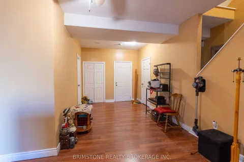 6 Silvercreek Crescent, ON L4N 0Z8