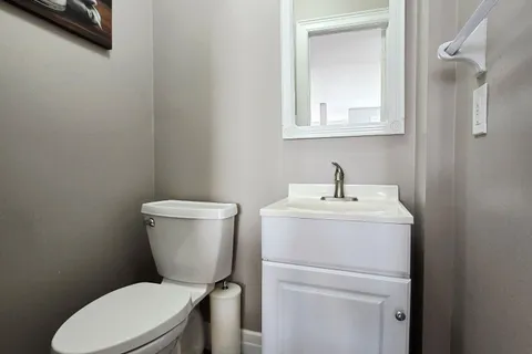 38 Sherwood Court, ON L4N 9V1