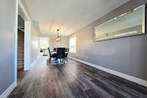 38 Sherwood Court, ON L4N 9V1