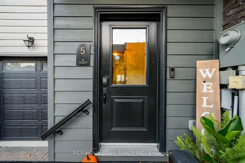 5 Stonehart Lane, ON L4M 7E8