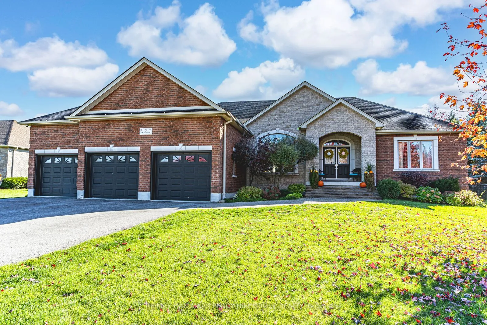 5 Munro Court, ON L9X 0H6