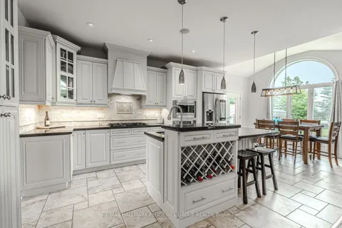 5 Munro Court, ON L9X 0H6