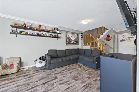 118 Leslie Avenue, ON L4N 9P4