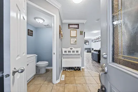 118 Leslie Avenue, ON L4N 9P4