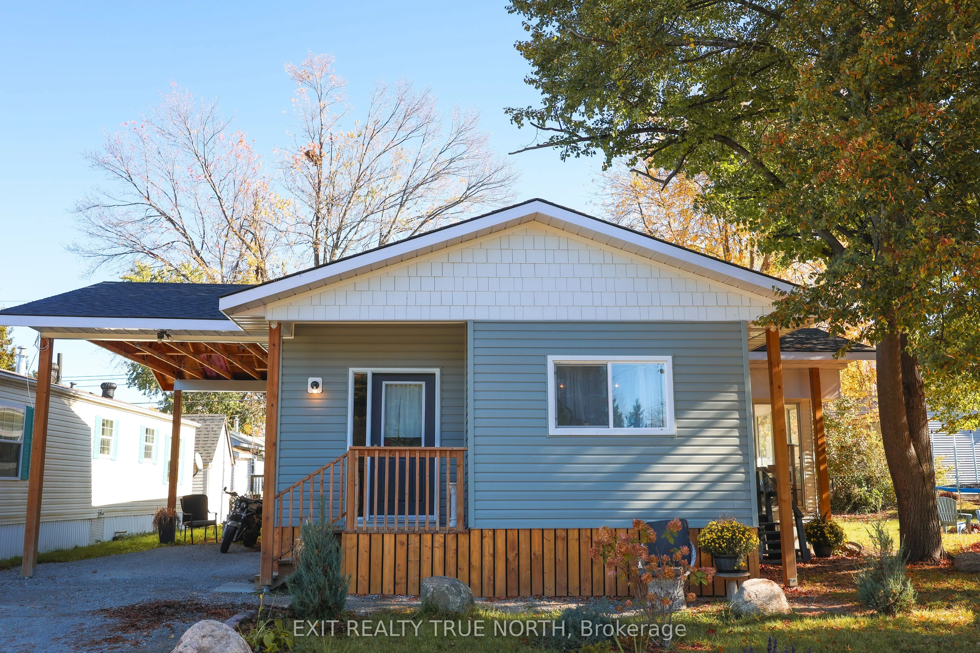 19 Vic's Road, ON L4R 0B9