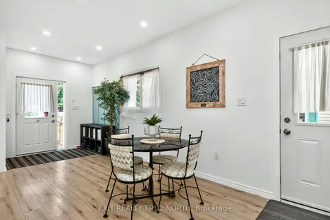 19 Vic's Road, ON L4R 0B9