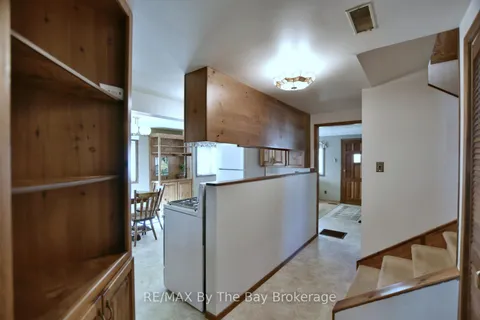 15 Sylvan Avenue, ON L9Z 1T3