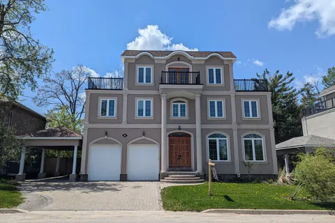 16 GRAY Lane, ON L4N 7T1