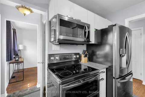 186 DUNEDIN Street, ON L3V 5T9