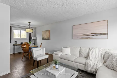 186 DUNEDIN Street, ON L3V 5T9