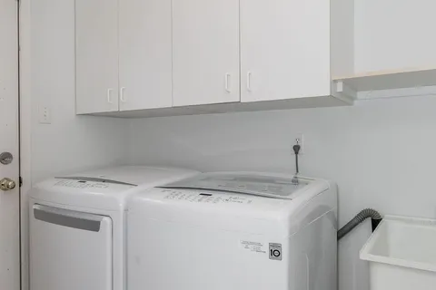 52 ROYAL BEECH Drive, ON L0L 2P0