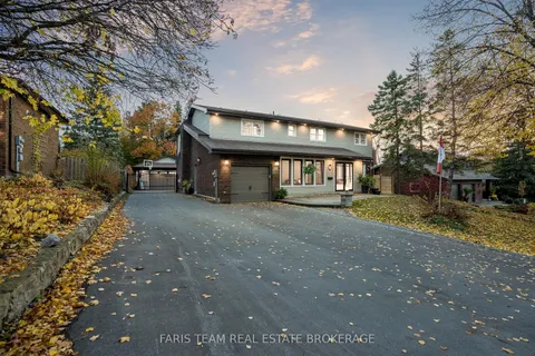 27 Garrett Crescent, ON L4M 5K7