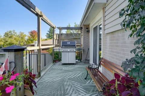 33 Porter Crescent, ON L4M 5H8