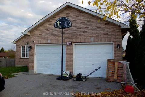 38 Dunsmore Lane, ON L4M 7A1
