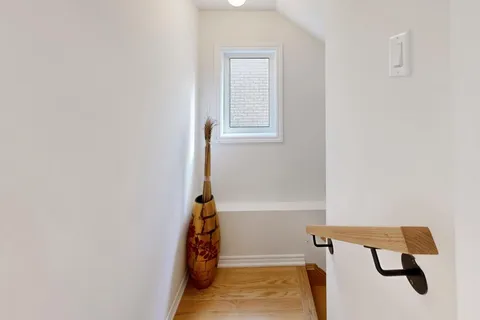 18 Ludlow Drive, ON L9J 0L8