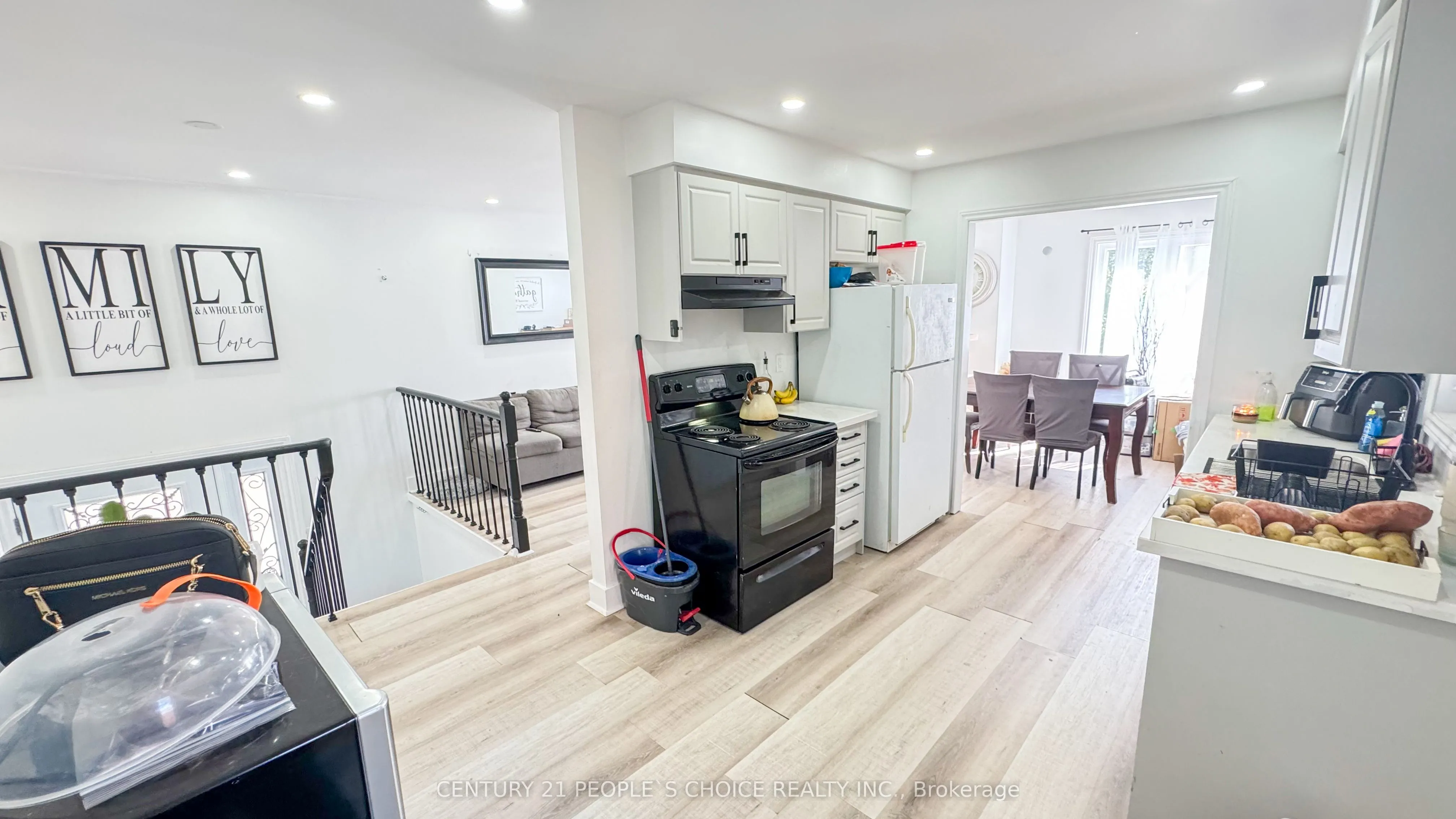 18 Ward Drive, ON L4N 7N9