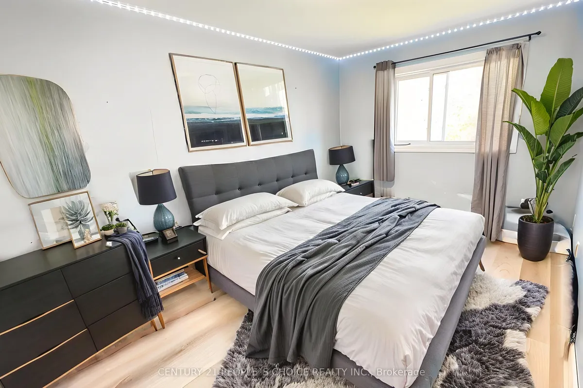 18 Ward Drive, ON L4N 7N9