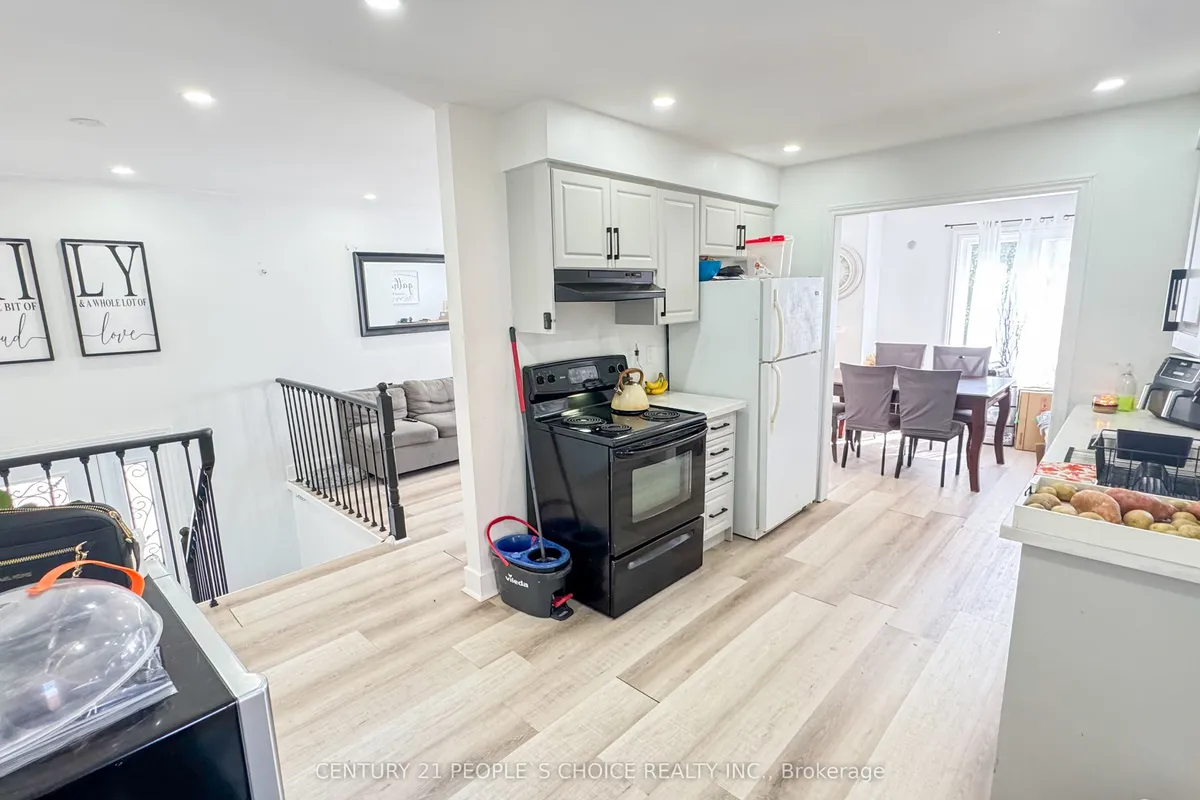 18 Ward Drive, ON L4N 7N9