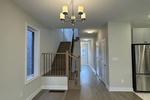 25 Bearberry Road, ON L9X 2E4