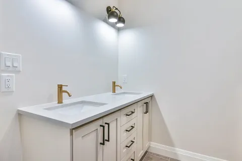 28 Brechin Crescent, ON L0K 1N0