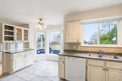 8 Glen Forest Trail, ON L0L 2T0