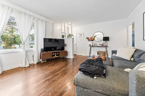 205 St Vincent Street, ON L4M 3Z5