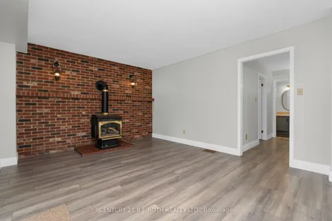 4 White Pine Place, ON L4M 5L7