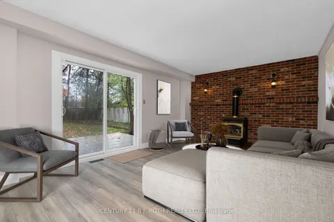 4 White Pine Place, ON L4M 5L7