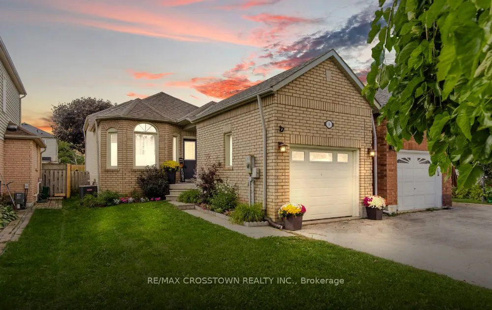 9 Aikens Crescent, ON L4N 8M6