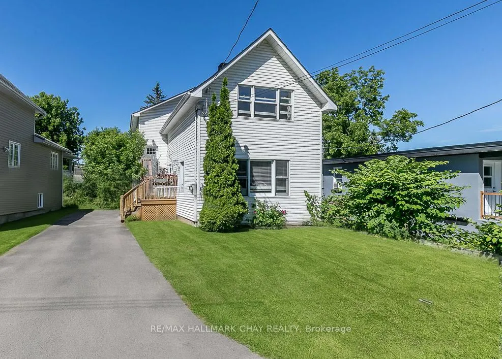 226 Queen Street, ON L4R 3H1