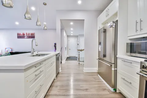 16 Gloria Street, ON L4N 4L9