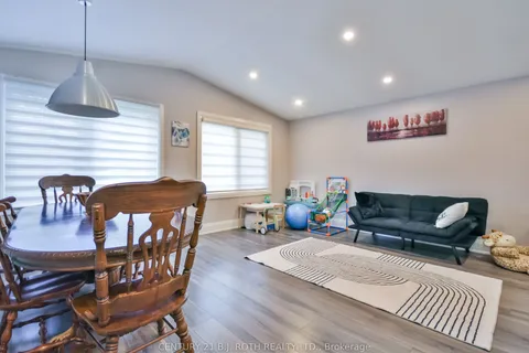 16 Gloria Street, ON L4N 4L9