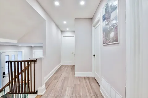 16 Gloria Street, ON L4N 4L9