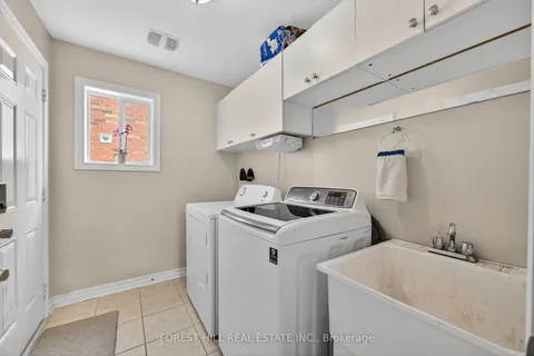 31 Connaught Lane, ON L4M 0A6